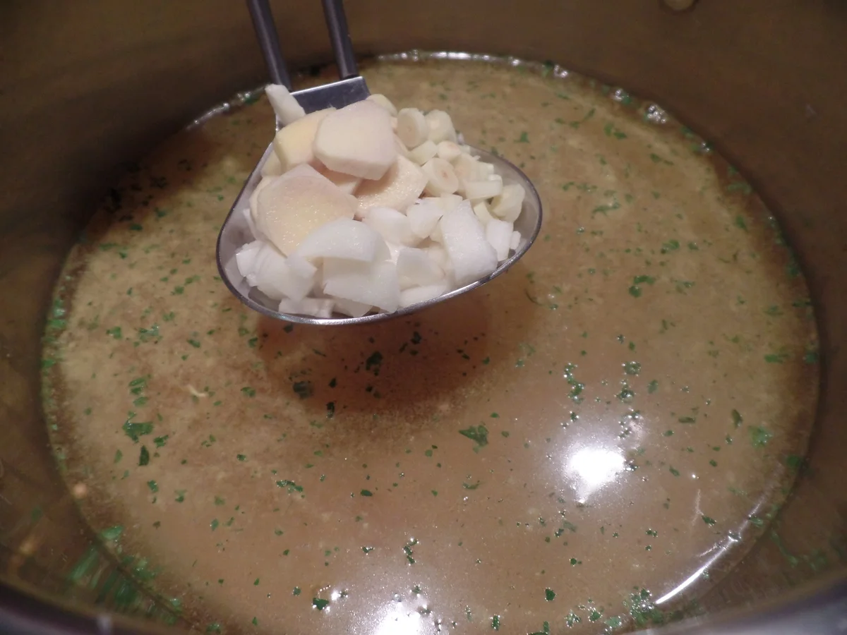 Rezept: Rindersuppe mit Zitronengras Bild Nr. 8203 Rindersuppe mit Zitronengras - Rezept - Bild Nr. 8203