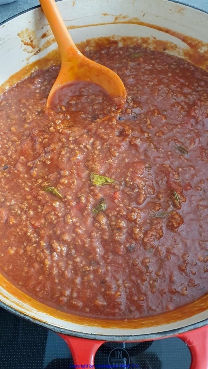Kindheitserinnerung "Spaghetti Bolognese" = Kochbar Challenge 6.0 (Juni 2019) - Rezept - Bild Nr. 8211