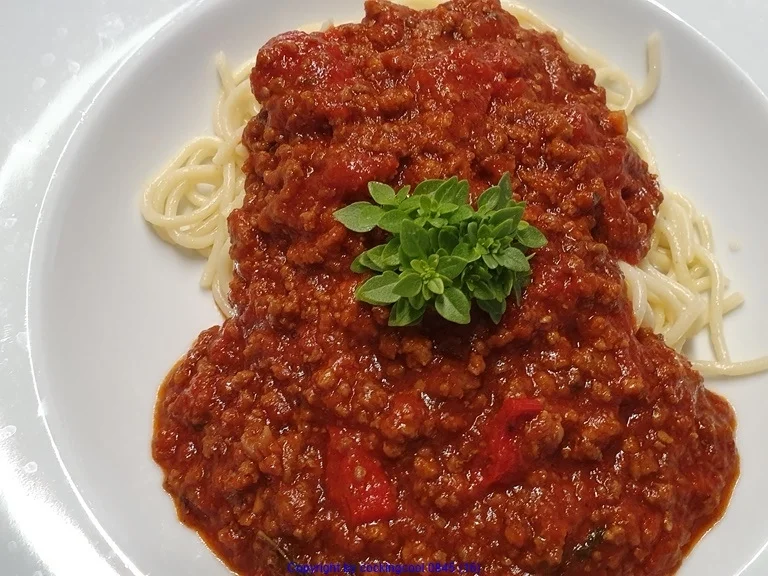Kindheitserinnerung "Spaghetti Bolognese" = Kochbar Challenge 6.0 (Juni 2019) - Rezept - Bild Nr. 8215
