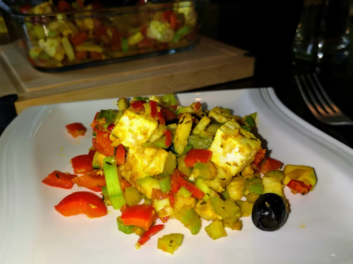 BiNe` S CRUNCHY SCHAFSKÄSEWÜRFEL IN MEDITERRANEM GEMÜSE - Rezept - Bild Nr. 8203