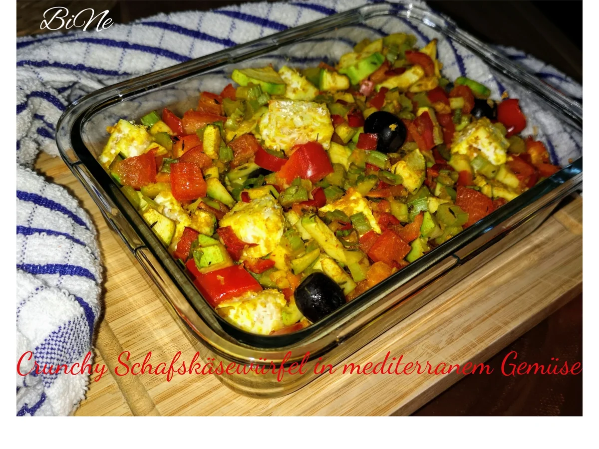 BiNe` S CRUNCHY SCHAFSKÄSEWÜRFEL IN MEDITERRANEM GEMÜSE - Rezept - Bild Nr. 8206