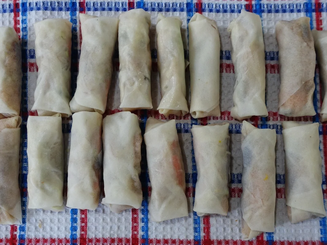 Rezept: Thailändische Frühlingsrollen mit Garnelenfüllung Bild Nr. 8209 Thailändische Frühlingsrollen mit Garnelenfüllung - Rezept - Bild Nr. 8209