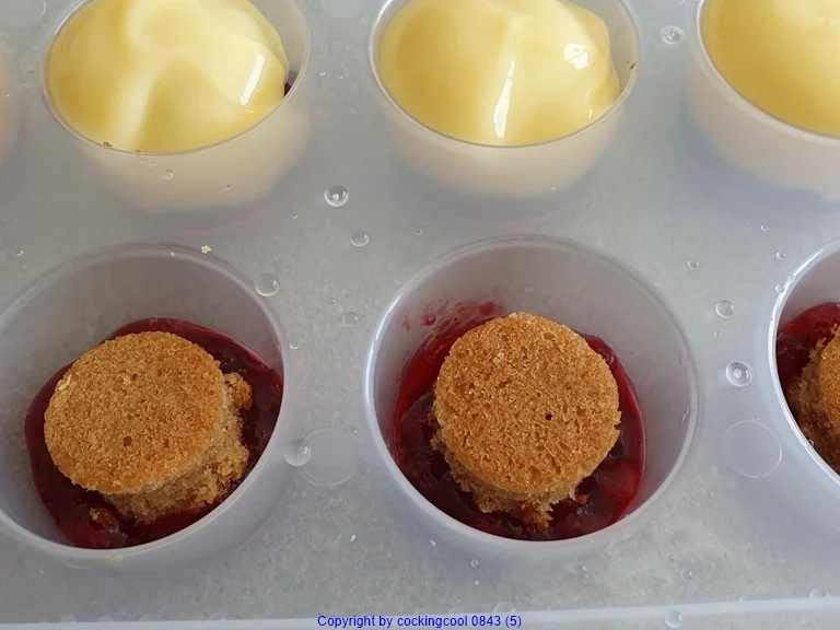 Rezept: EIS Praline mit Gebäck im Kern Bild Nr. 8205 EIS Praline mit Gebäck im Kern - Rezept - Bild Nr. 8205