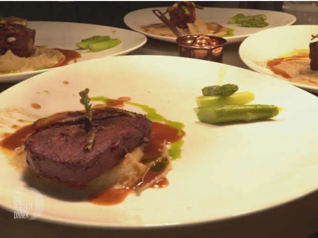 Brasato al Barolo an Kartoffelpüree, Spargel und Estragonsauce - Rezept - Bild Nr. 8221