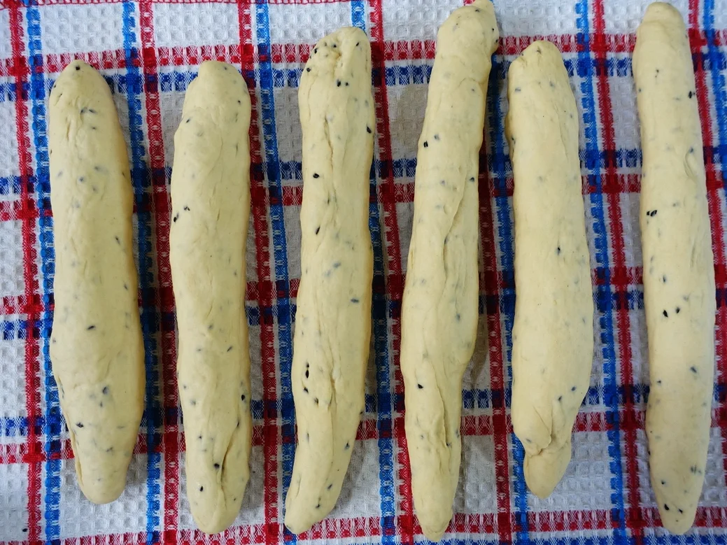 Gelaugte Schwarzkümmelbrezeln - Rezept - Bild Nr. 8223