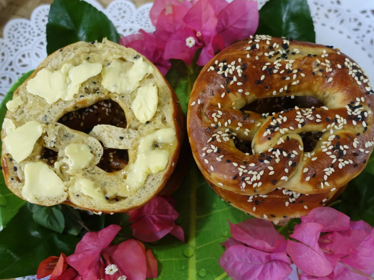 Gelaugte Schwarzkümmelbrezeln - Rezept - Bild Nr. 8227