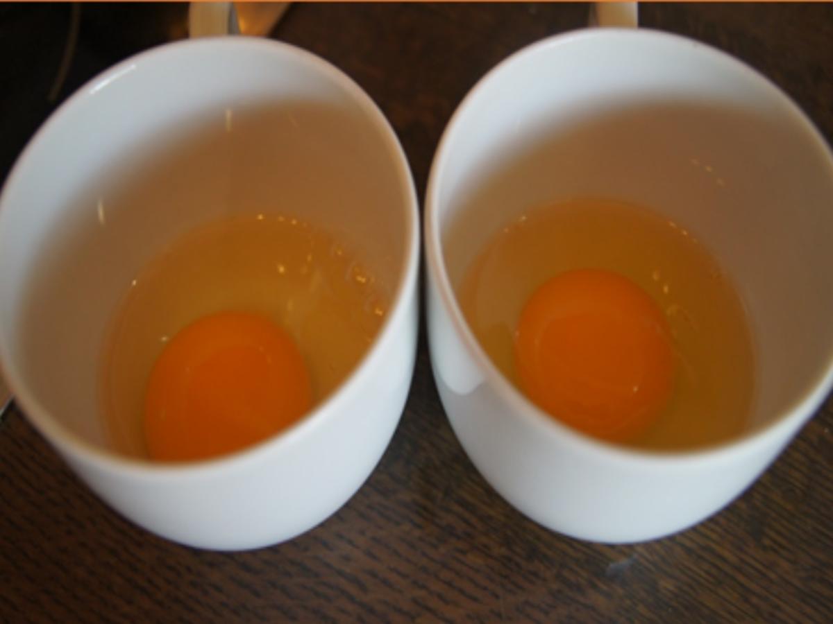Spargel mit Kerbel-Butter, pochierten Ei und Drillingen - Rezept - Bild Nr. 14