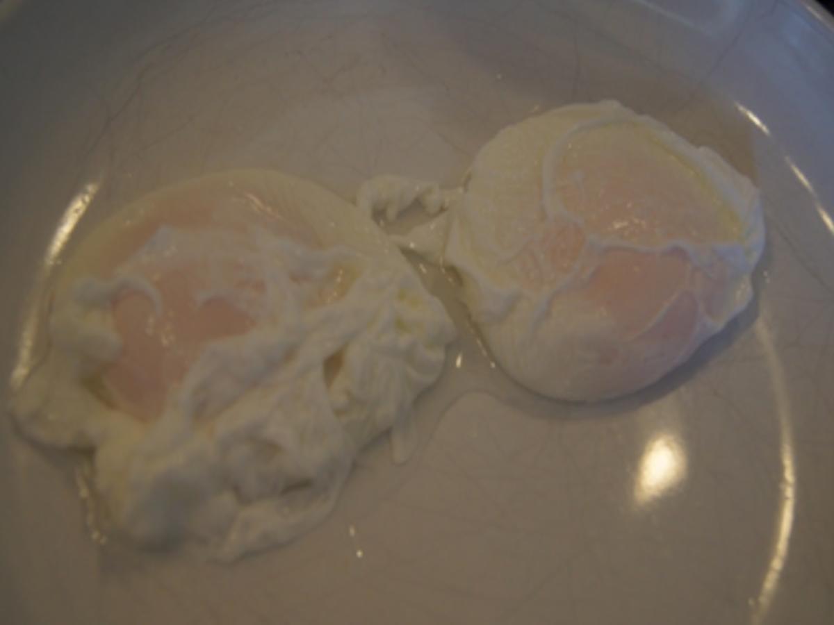 Spargel mit Kerbel-Butter, pochierten Ei und Drillingen - Rezept - Bild Nr. 16