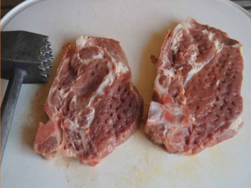 Nackenkotelett mit Spargel und Kartoffelstampf - Rezept - Bild Nr. 4