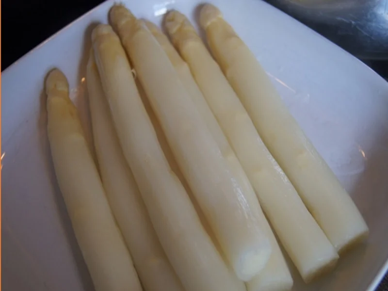 Nackenkotelett mit Spargel und Kartoffelstampf - Rezept - Bild Nr. 10