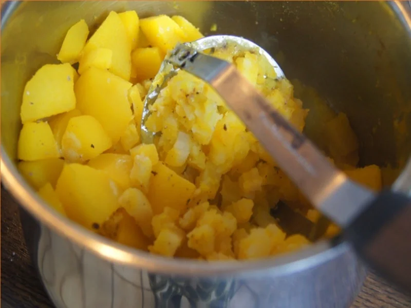 Nackenkotelett mit Spargel und Kartoffelstampf - Rezept - Bild Nr. 11