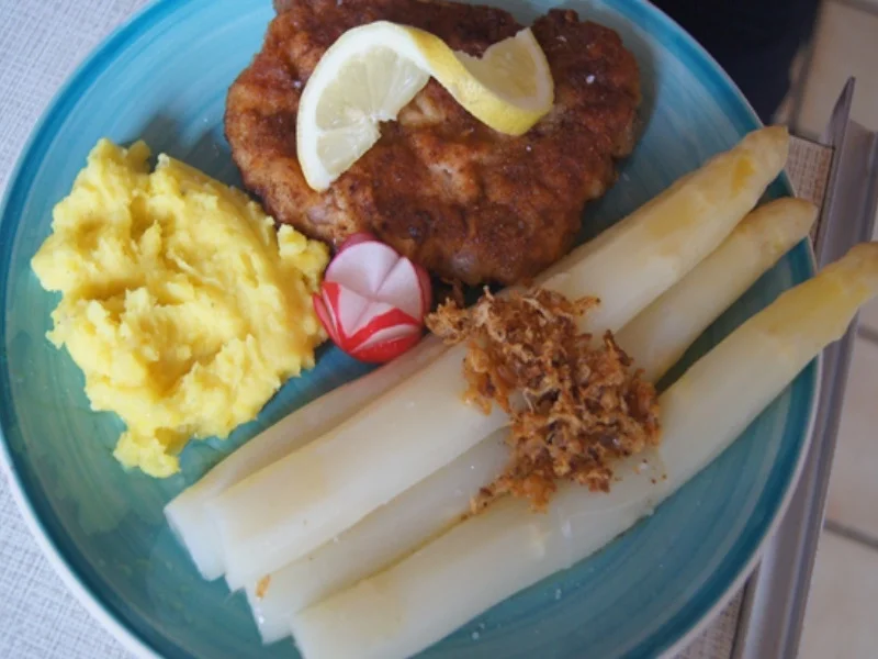 Nackenkotelett mit Spargel und Kartoffelstampf - Rezept - Bild Nr. 13
