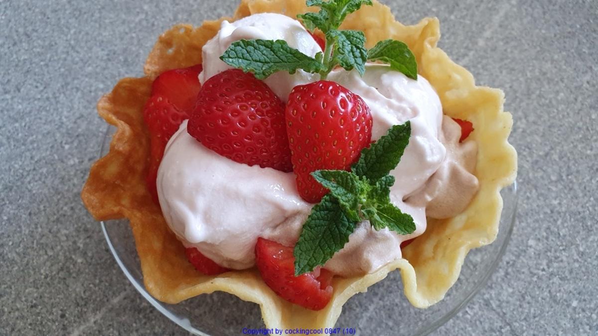 Erdbeereis mit Kakaosahne - Rezept mit Bild - kochbar.de