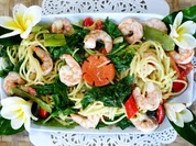 Thailändische Garnelen mit bunten, gebratenen Nudeln - Rezept - Bild Nr. 8244
