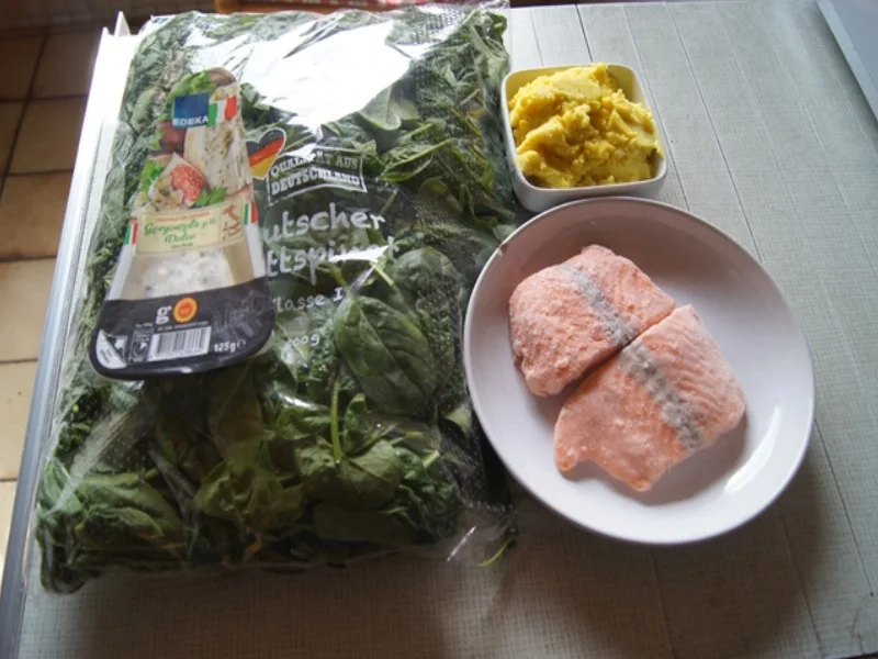 Rezept: Lachsfilet mit herzhaften Spinat und Kartoffelstampf Bild Nr. 4 Lachsfilet mit herzhaften Spinat und Kartoffelstampf - Rezept - Bild Nr. 4