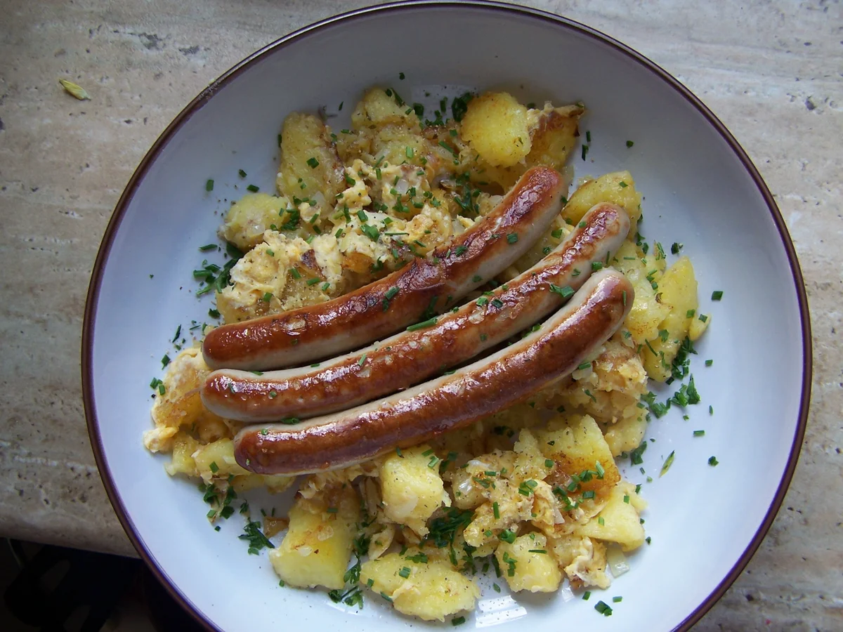 Bei uns heißt das ,, eigschniene Kniadla mit Öia , Eingeschnittene Knödel mit Eier - Rezept - Bild Nr. 8251