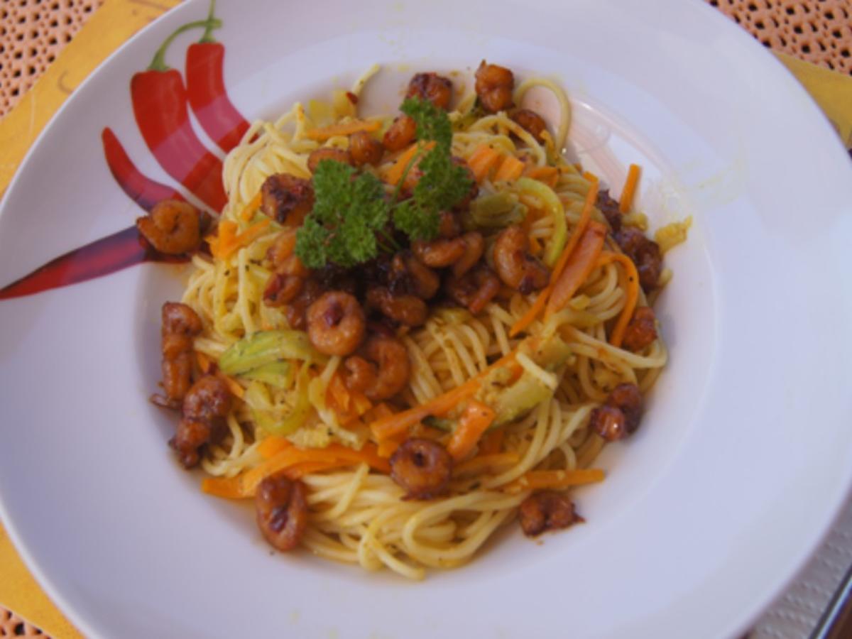 Pasta mit Spaghetti, Gemüse und Garnelen - Rezept - Bild Nr. 8252