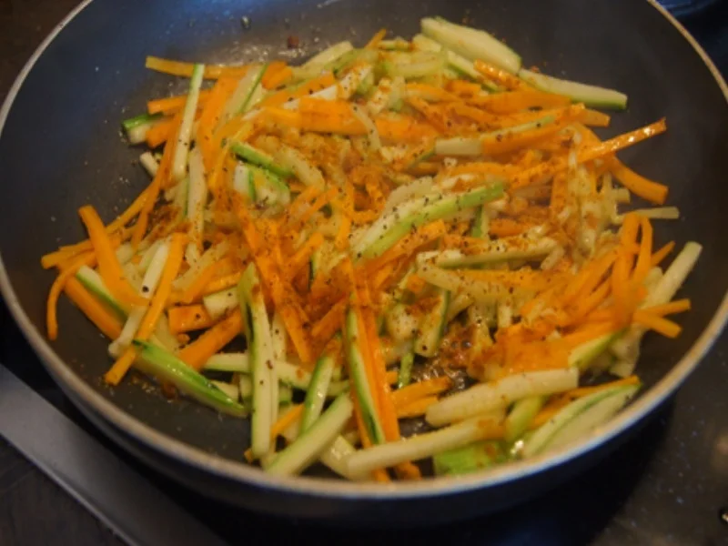 Pasta mit Spaghetti, Gemüse und Garnelen - Rezept - Bild Nr. 8258