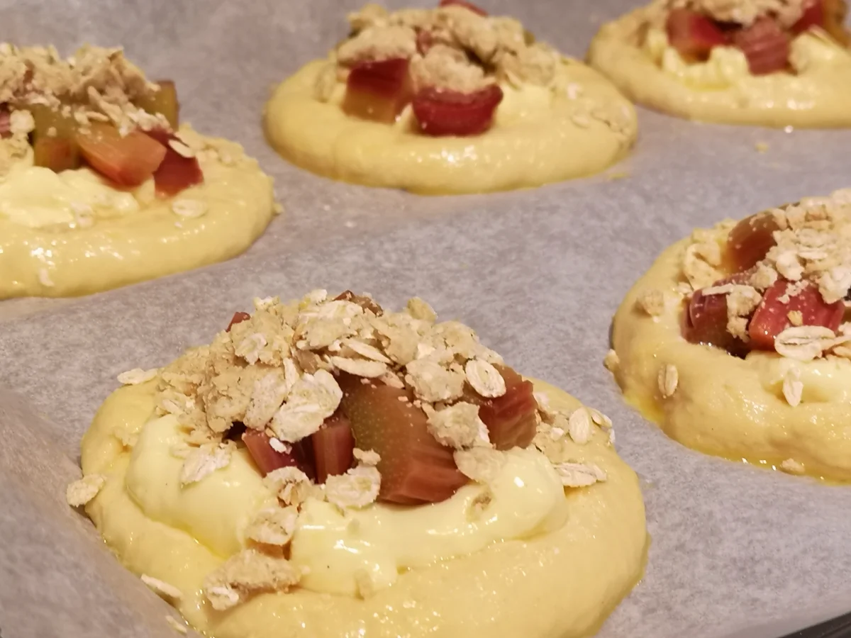 BiNe` S RHABARBER STREUSELTEILCHEN - Rezept - Bild Nr. 8255