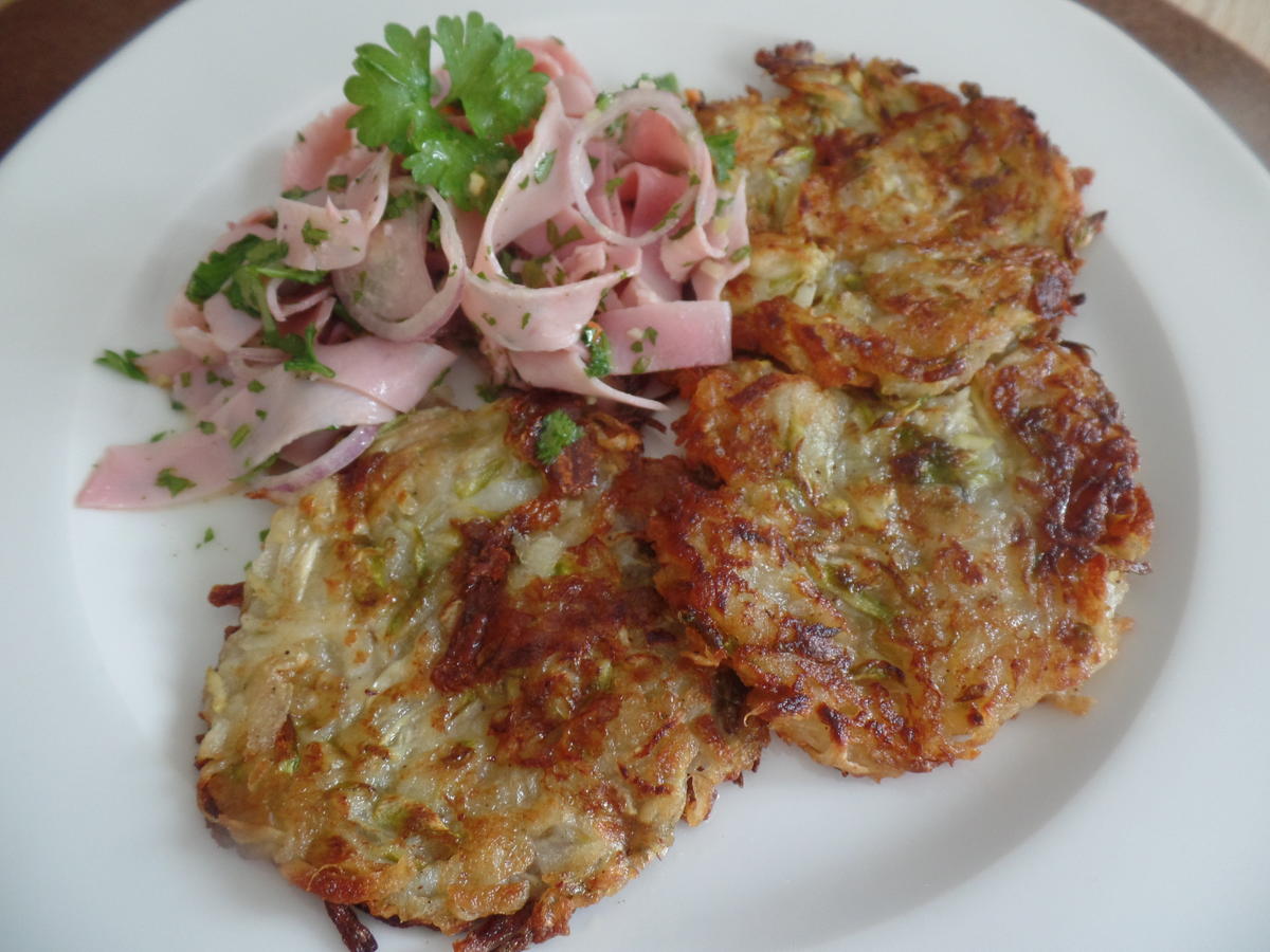 Spargel-Kartoffel-Rösti mit Schinkensalat - Rezept - kochbar.de
