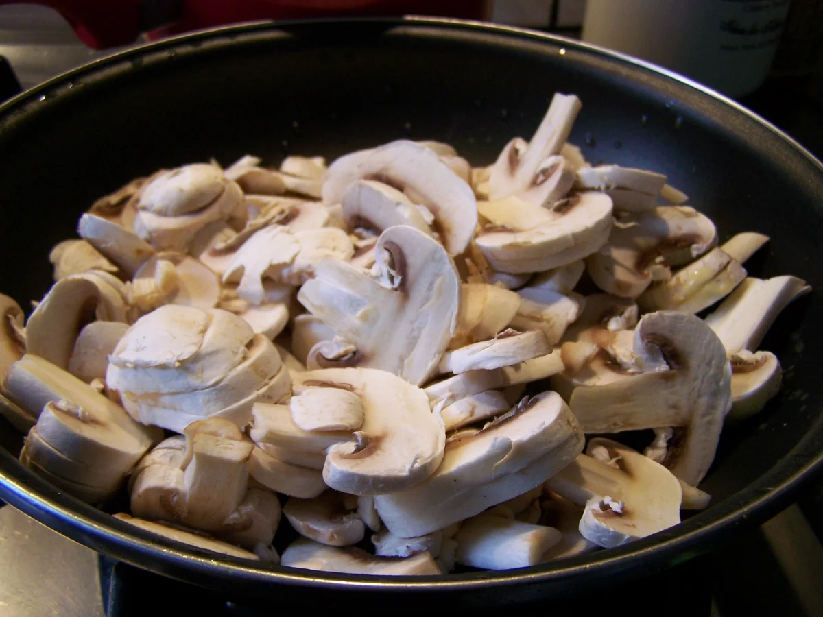 Schweinefilet-Champignon-Sahnegeschnetzeltes.... - Rezept - Bild Nr. 8256