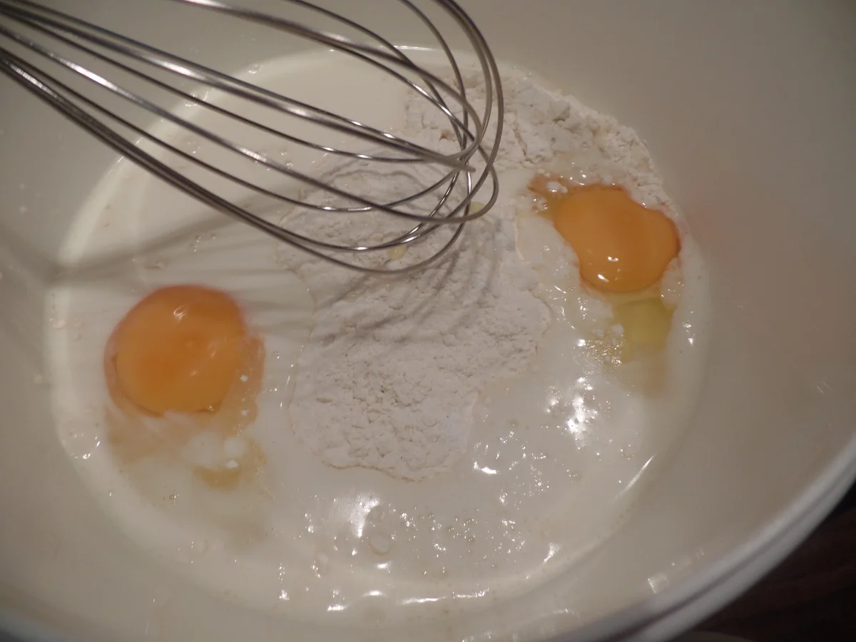 Klare Spargelsuppe mit Petersilienwaffeln - Rezept - Bild Nr. 8258