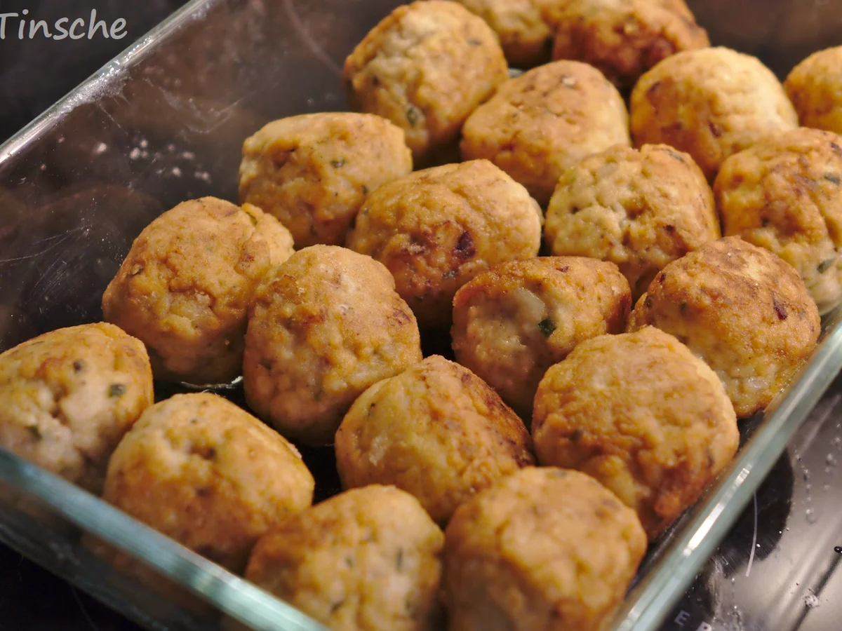 Zarte Geflügelhackbällchen in Schalottensahne - Rezept - Bild Nr. 8256