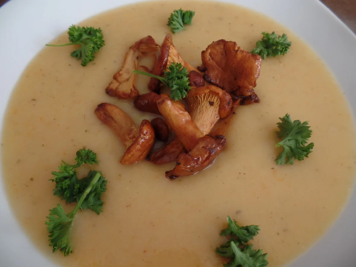 Kartoffelsuppe mit Pfifferlingen - Rezept - Bild Nr. 8256