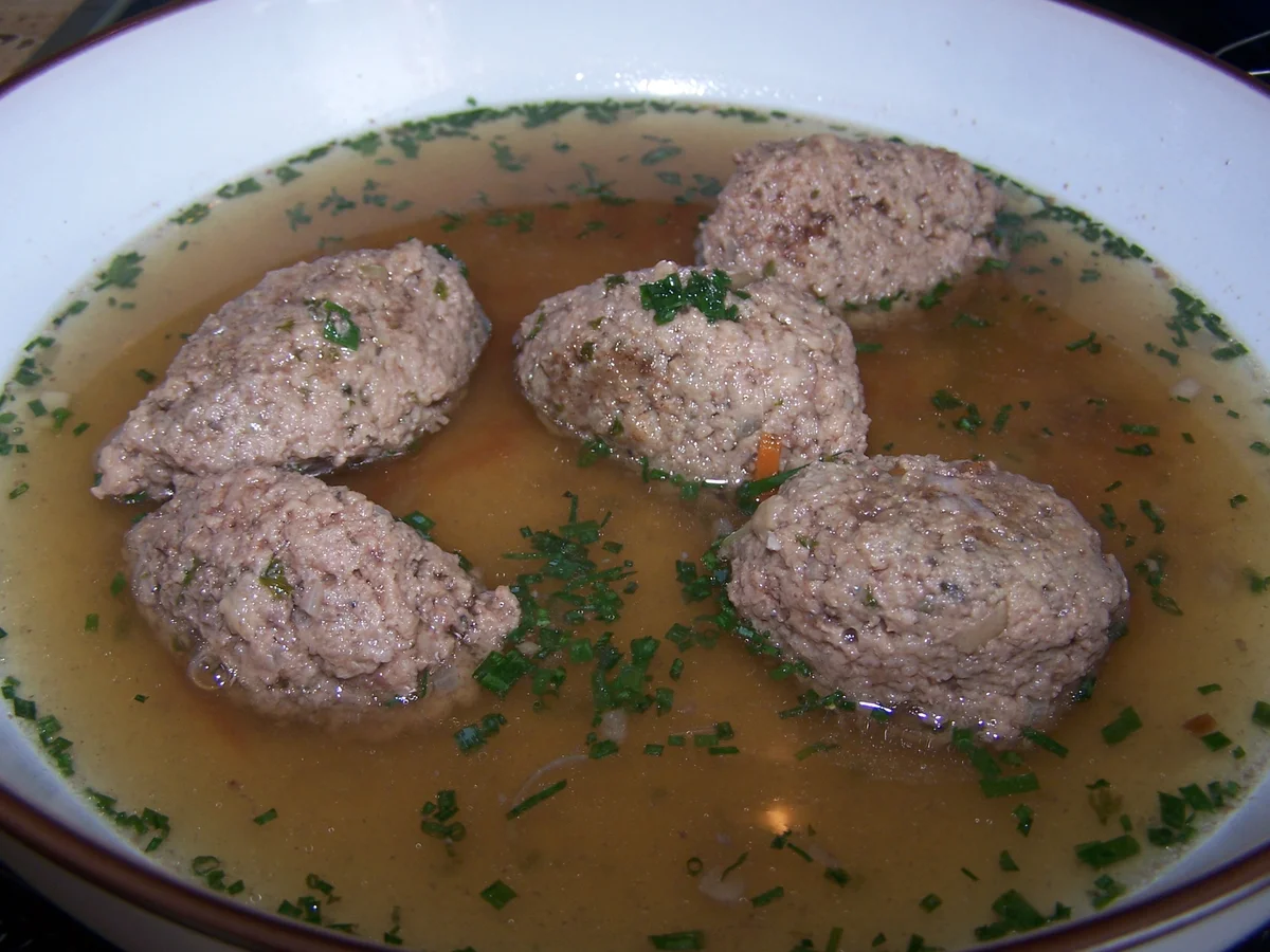 Leberknödelnoken mit Kraftbrühe - Rezept - Bild Nr. 8258