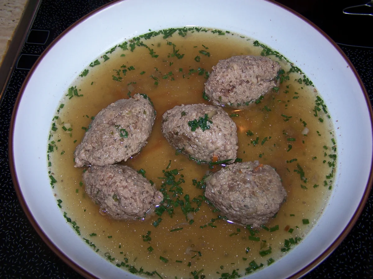 Leberknödelnoken mit Kraftbrühe - Rezept - Bild Nr. 8258