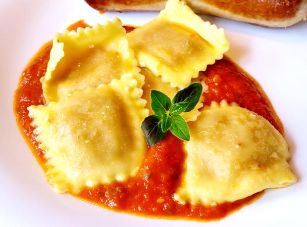 Ravioli in Tomaten - Rezept mit Bild - kochbar.de