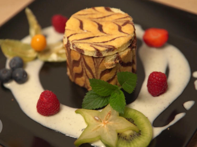 Erdbeercreme im Bisquitmantel mit Prosecco Vanille Schmand - von Das ...