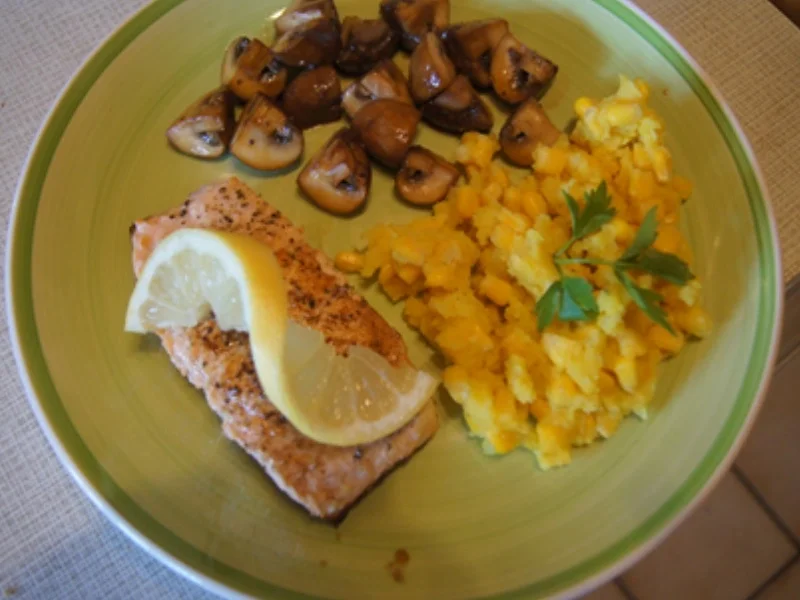Lachsfilet mit Champignons und Mais-Kartoffel-Stampf - Rezept - Bild Nr. 16