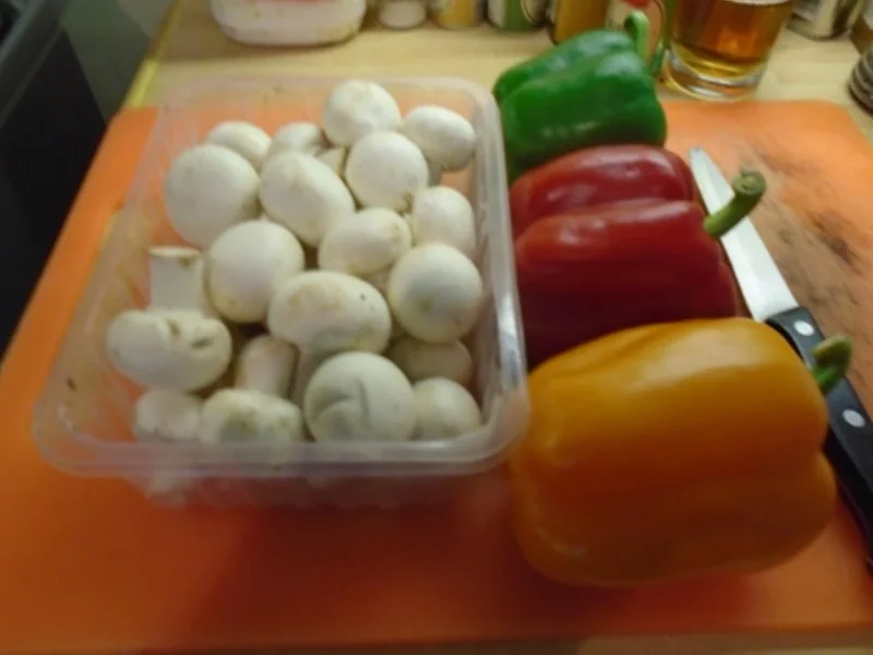 Rezept: Hähnchen-Champignon-Paprika-Wok und gelber Basmatireis Bild Nr. 8261 Hähnchen-Champignon-Paprika-Wok und gelber Basmatireis - Rezept - Bild Nr. 8261