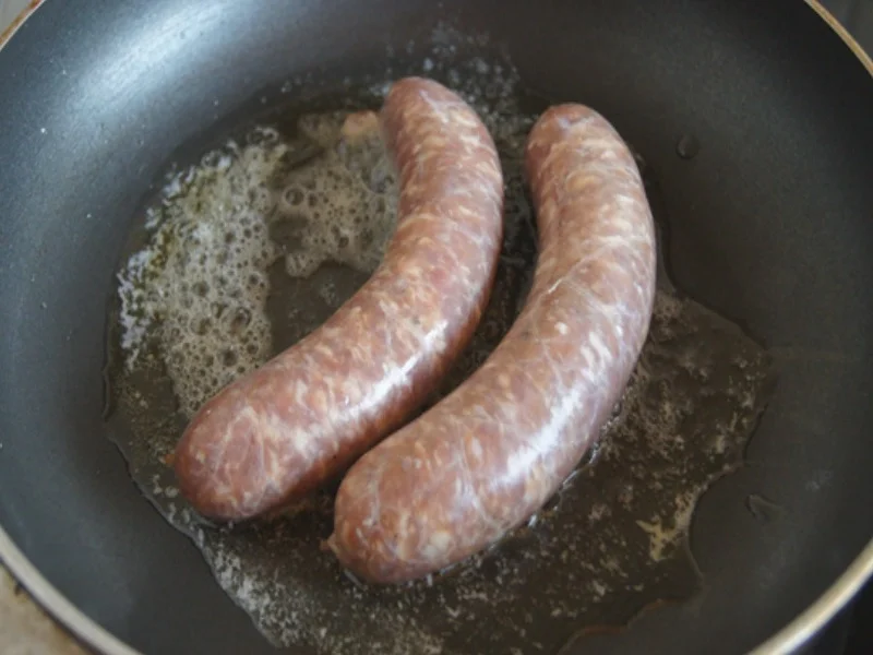 Rezept: Bratwurst mit Zwiebelsauce und Kartoffelstampf Bild Nr. 8263 Bratwurst mit Zwiebelsauce und Kartoffelstampf - Rezept - Bild Nr. 8263