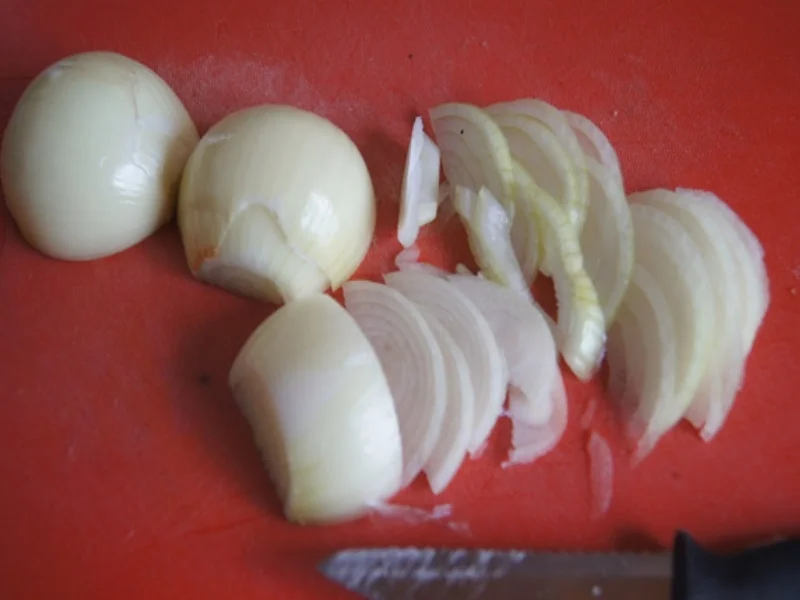 Rezept: Bratwurst mit Zwiebelsauce und Kartoffelstampf Bild Nr. 8265 Bratwurst mit Zwiebelsauce und Kartoffelstampf - Rezept - Bild Nr. 8265