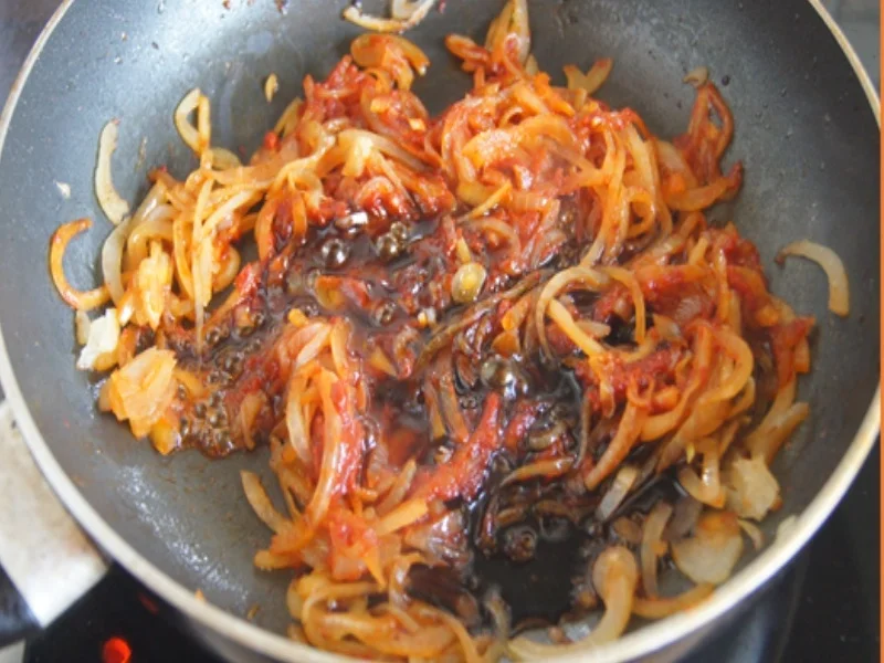 Rezept: Bratwurst mit Zwiebelsauce und Kartoffelstampf Bild Nr. 8269 Bratwurst mit Zwiebelsauce und Kartoffelstampf - Rezept - Bild Nr. 8269