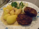Buletten mit Sahnesauce, Drillingen und Blumenkohl-Brokkoli-Gemüse - Rezept - Bild Nr. 8260