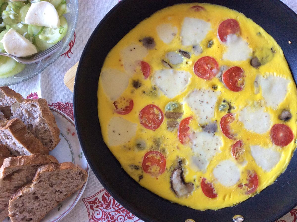 Omelett mit Champignons, Tomate und Mozarella - Rezept - Bild Nr. 8260