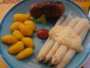 Schweinerouladen mit Mett gefüllt, Spargel und Drillingen - Rezept - Bild Nr. 2