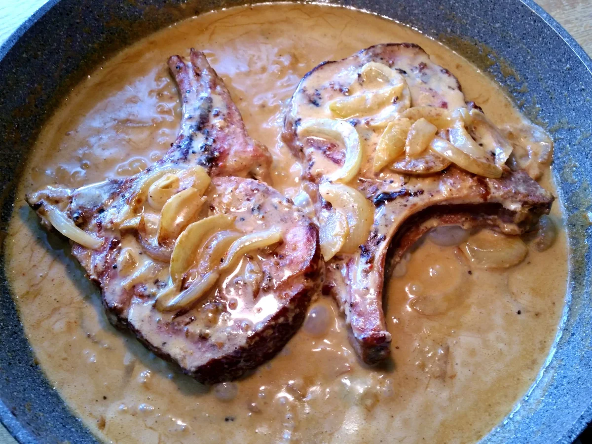 Rezept: Kasseler Kotelett in Zwiebelrahm Bild Nr. 8265 Kasseler Kotelett in Zwiebelrahm - Rezept - Bild Nr. 8265