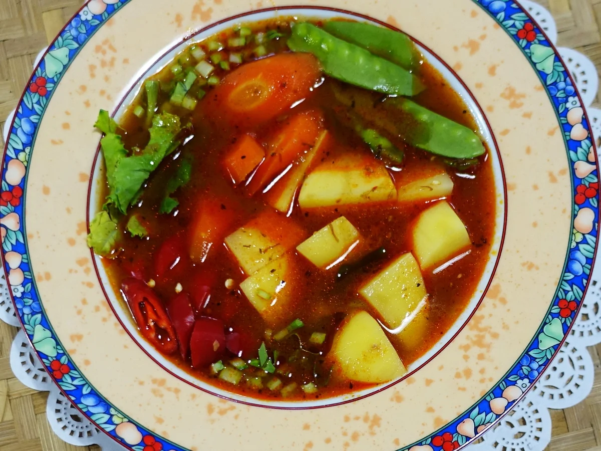 Rezept: Exotisch-würzige, bunte Kartoffelsuppe ala "Sanur Beach" Bild Nr. 2 Exotisch-würzige, bunte Kartoffelsuppe ala "Sanur Beach" - Rezept - Bild Nr. 2