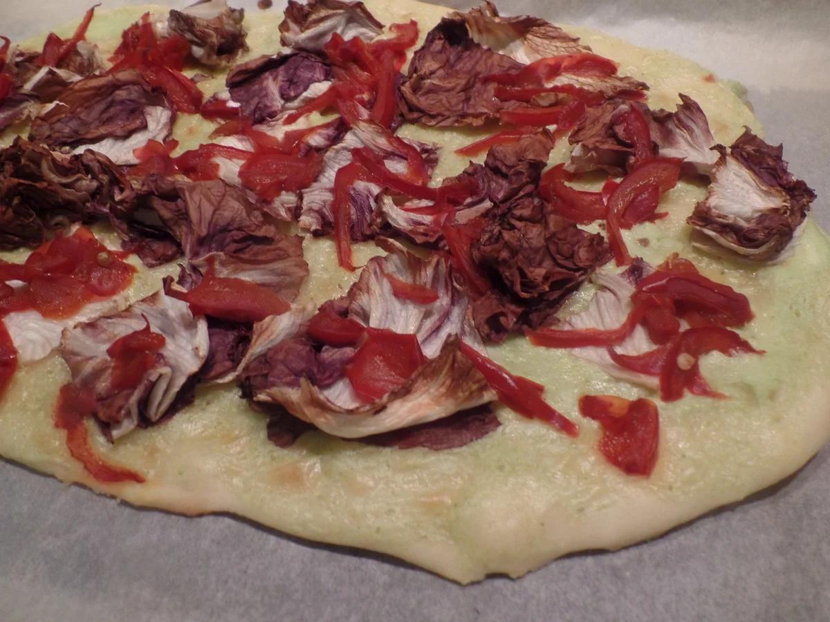 Rezept: Buttermilch-Flammkuchen mit Radicchio,Feldsalat und Wasabipaste Bild Nr. 8281 Buttermilch-Flammkuchen mit Radicchio,Feldsalat und Wasabipaste - Rezept - Bild Nr. 8281