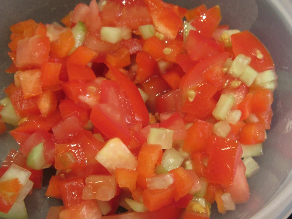 Suppen: Gazpacho mit Kräuterbaguette - Rezept - Bild Nr. 8285