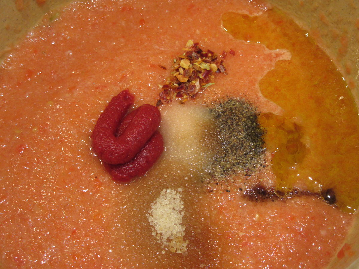 Suppen: Gazpacho mit Kräuterbaguette - Rezept - Bild Nr. 8287