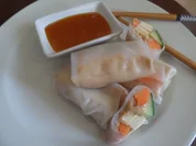 Leichte Sommerrollen mit Erdnussause und Mango-Chutney - Rezept - Bild Nr. 8285