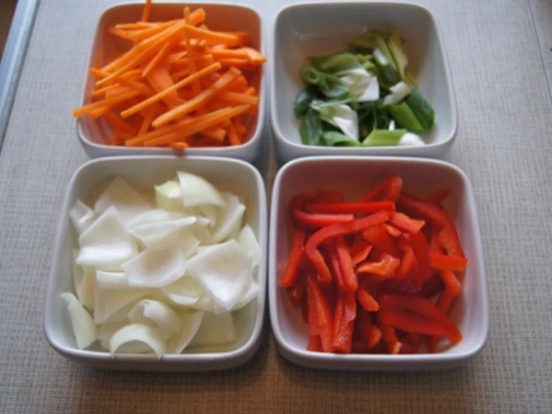 Gebratenes Rindfleisch und Gemüse mit Austernsauce und gelber Basmatireis - Rezept - Bild Nr. 11