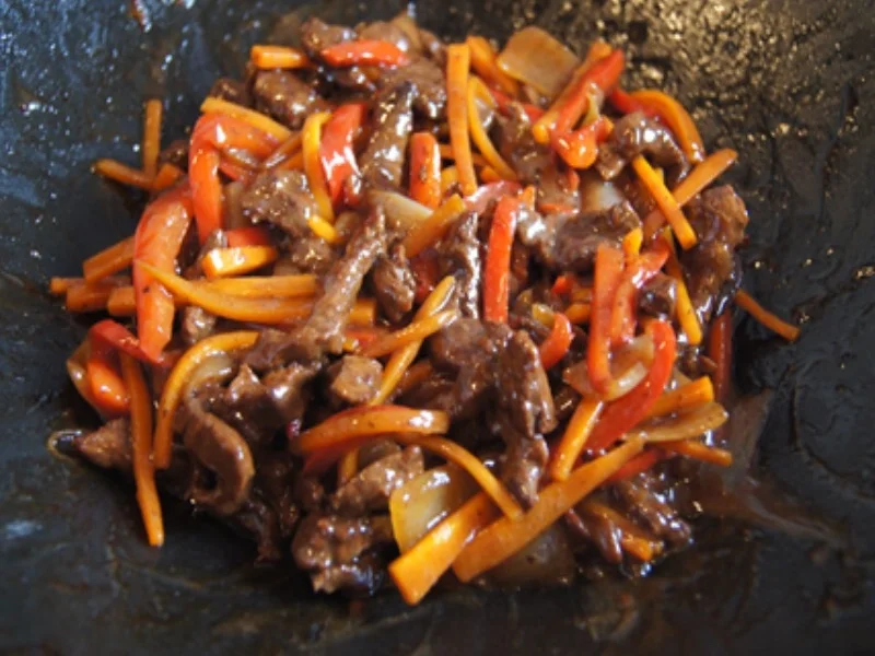 Gebratenes Rindfleisch und Gemüse mit Austernsauce und gelber Basmatireis - Rezept - Bild Nr. 19