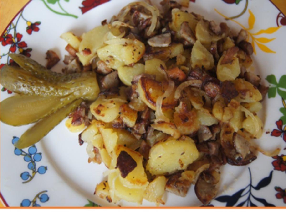 Herzhafte Bratkartoffeln mit gemischten Salat - Rezept - Bild Nr. 8296