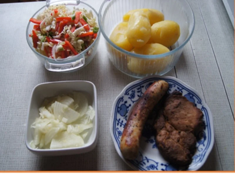 Rezept: Herzhafte Bratkartoffeln mit gemischten Salat Bild Nr. 8299 Herzhafte Bratkartoffeln mit gemischten Salat - Rezept - Bild Nr. 8299